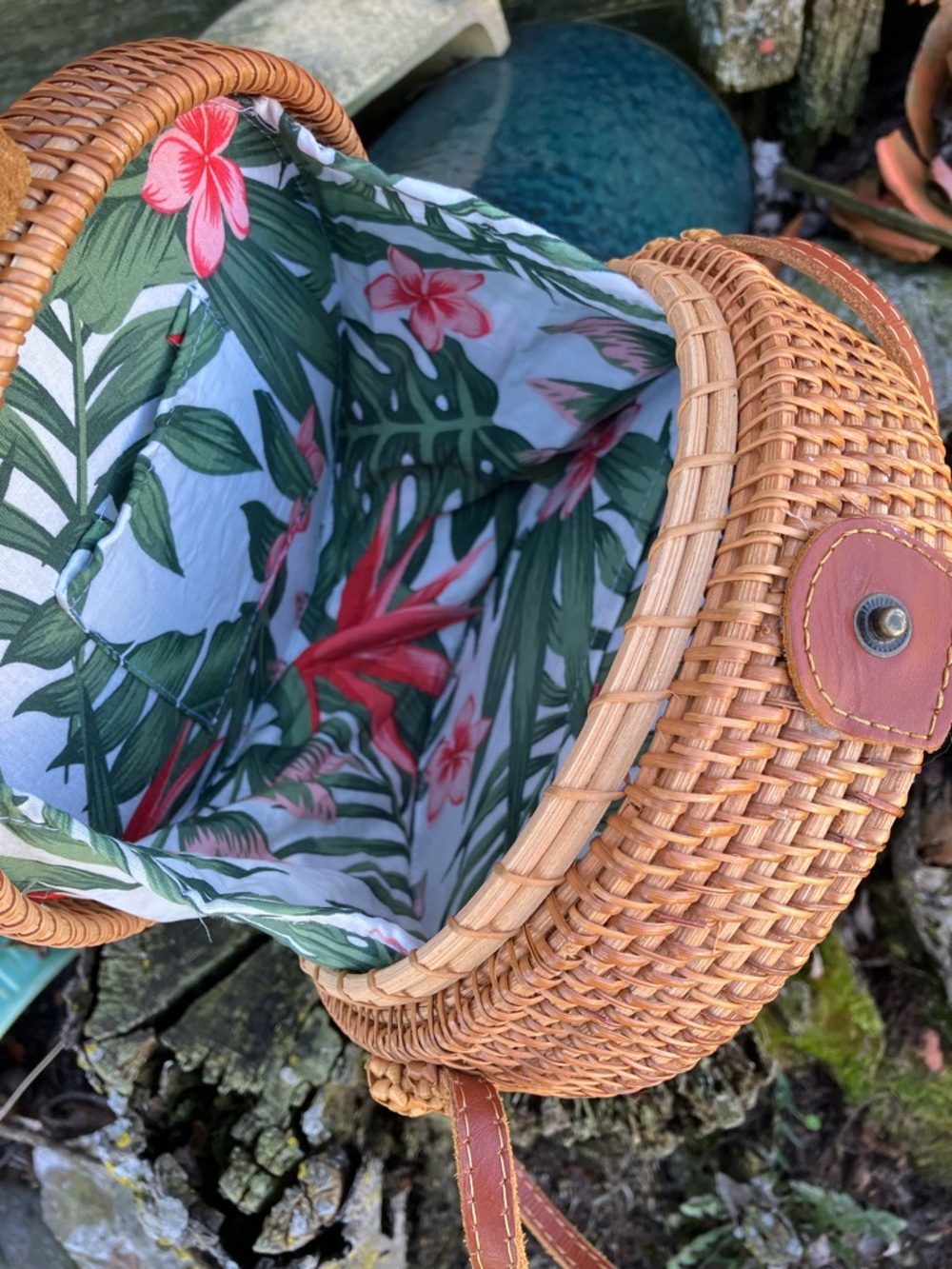 Anthropologie Summer Woven Round Rattan Crossbody Bag w/ Leather Straps - Picture 9 of 14